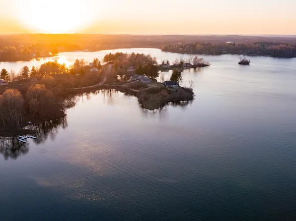 23136 S Miramichi Dr, Evart, MI 49631