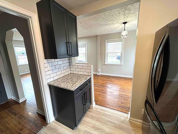 4th image of 705 Matthews Dr