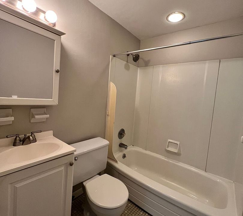 2nd image of 2201 W Chester Pike APT A14