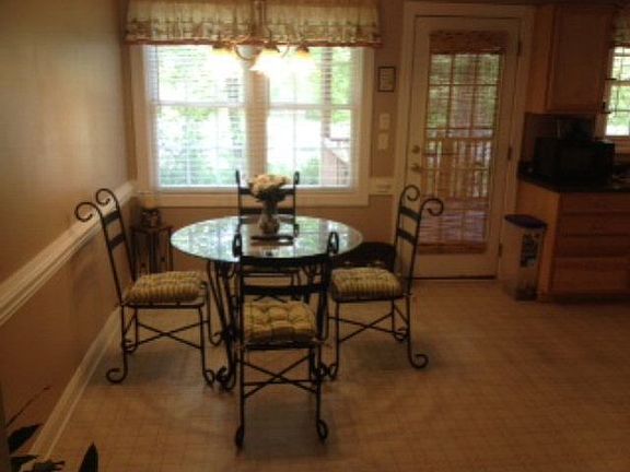 5th image of 230 Regency Dr