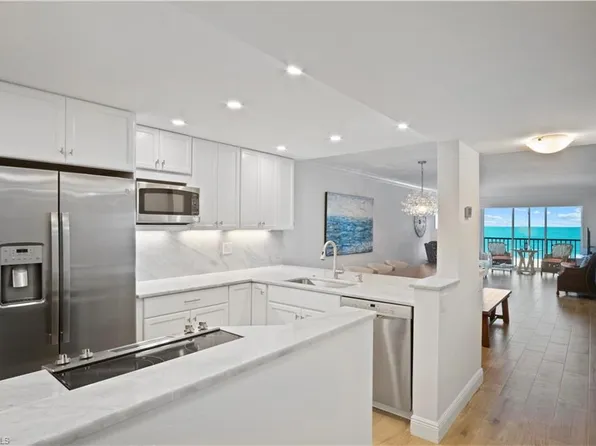 25900 Hickory BLVD #206, BONITA SPRINGS, FL 34134