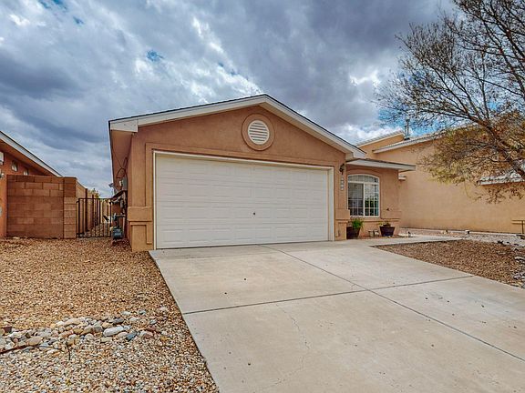 4th image of 6624 Country Hills Ct NW