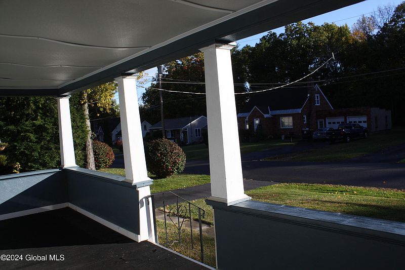 4th image of 16 Edmel Road