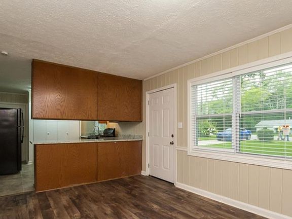 3rd image of 1856 Waldrep Cir SE #11