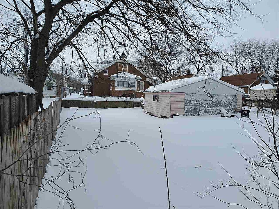 2nd image of 1230 Holland St