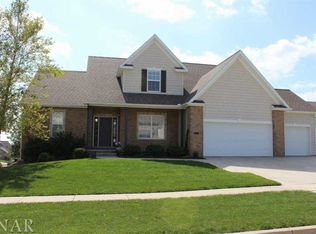 5019 Londonderry Rd, Bloomington, IL 61705