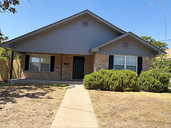 2nd image of 2025 Lyle Ave