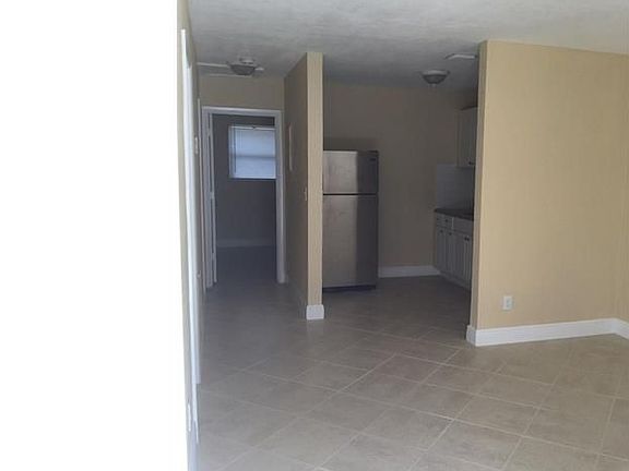 5th image of 723 SW 6th St #1-4
