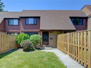 150 Kingswood Dr #B, Kitchener, ON N2E 1S9