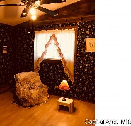 5th image of 420 W Peach St