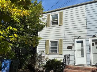 43 Crampton Ave, Woodbridge, NJ 07095