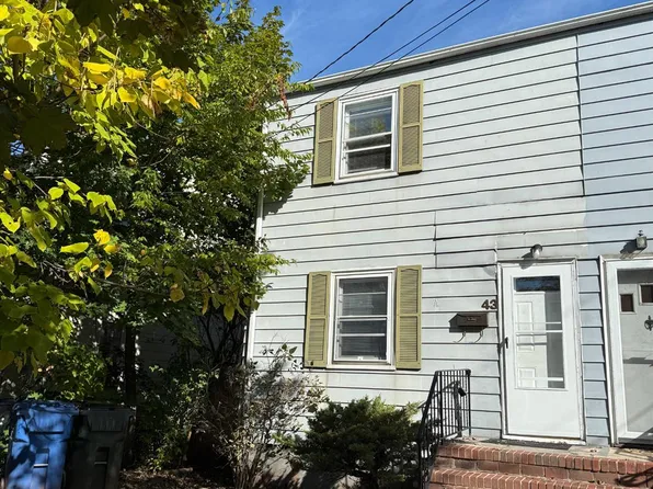 43 Crampton Ave, Woodbridge, NJ 07095