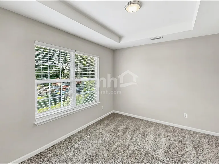 204 Annesbury Ln — Photo 15