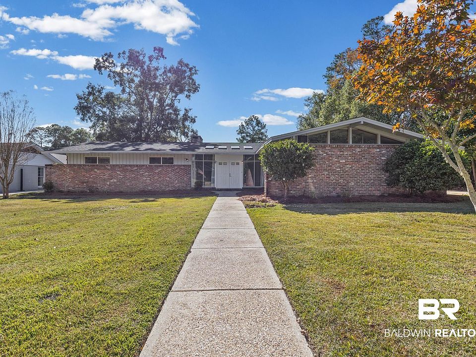 1st image of 3913 Pembrocke Ave