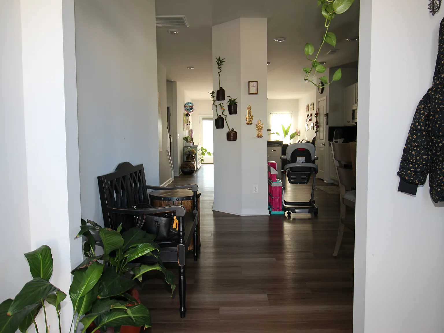 5 bed, 3.5 bath, 2633 sqft, $2,800 — Photo 4