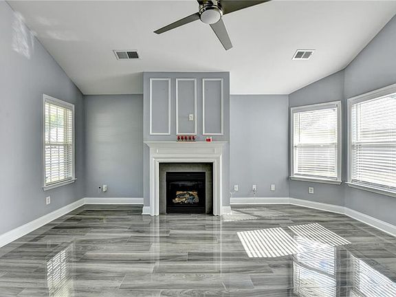 4th image of 2005 Cottage Grove Way