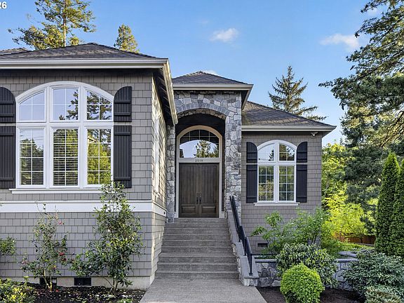 4th image of 2518 Wembley Park Rd