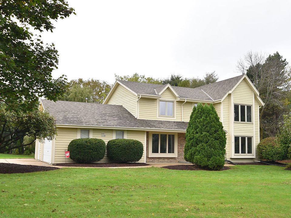 1st image of W270N6845 Woodland Oaks Dr
