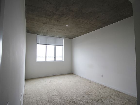 5th image of 300 S Australian Ave Unit 413