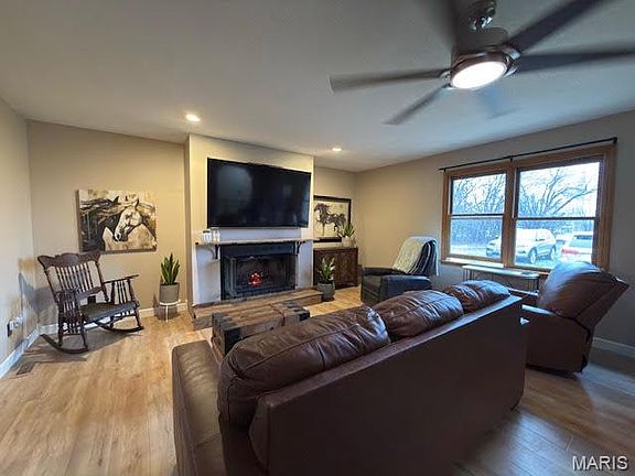 3rd image of 11252 Pershing Rd