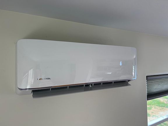 Mr Cool air conditioning is quiet and extremely efficient ! Perfect temp everytime !