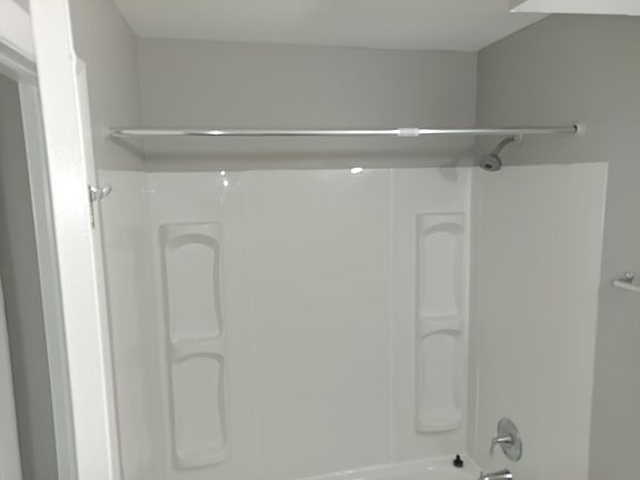 5th image of 3670 Seabrook Ave
