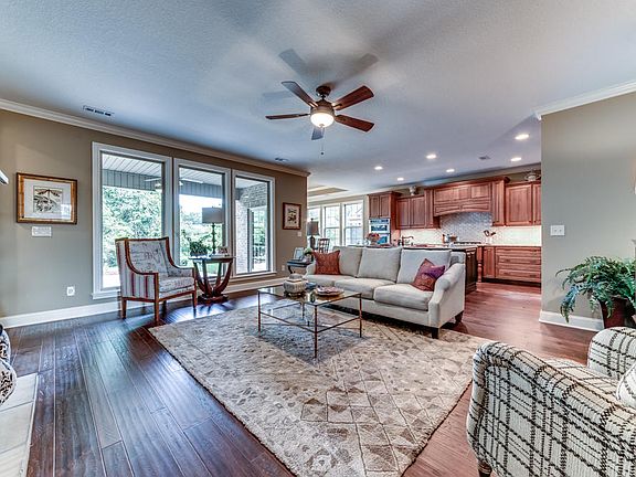 4th image of 413 Eisenhower St Lot 7