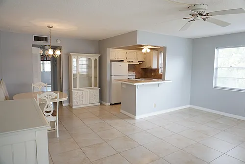 298 Windsor N #M Photo 1