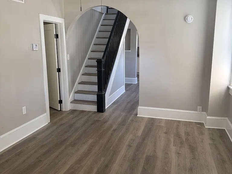 515 Mace Ave — Photo 3