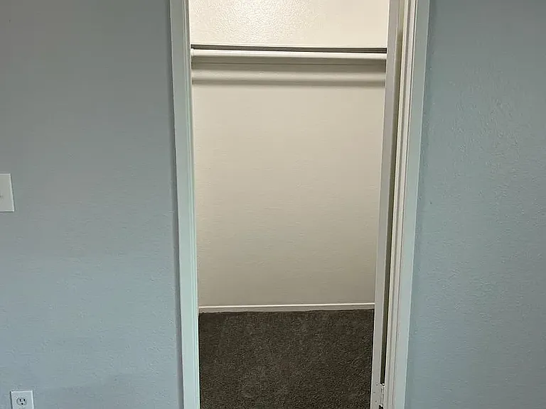 Walk in closets in the 2x2