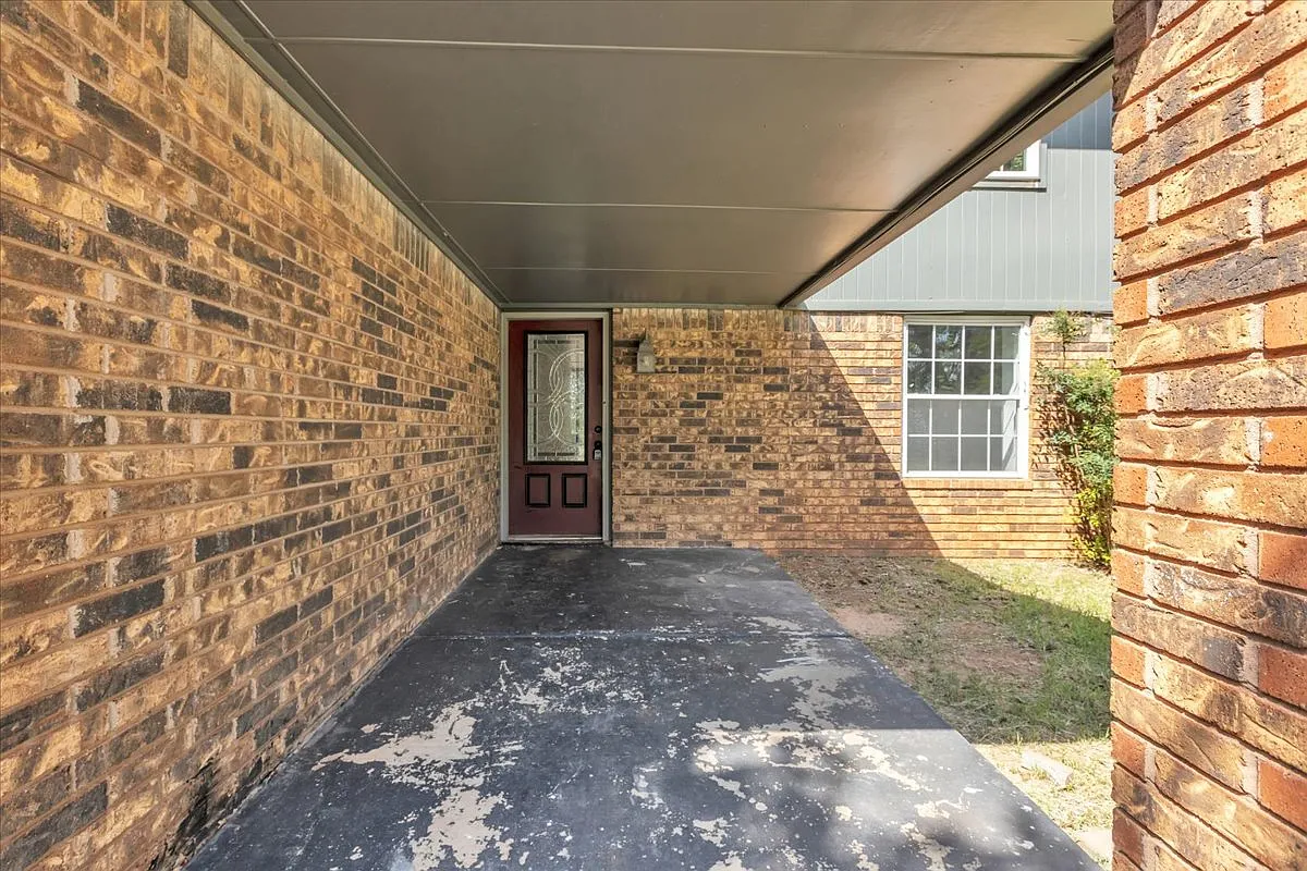 5 bed, 2628 sqft, $2,095 — Photo 4