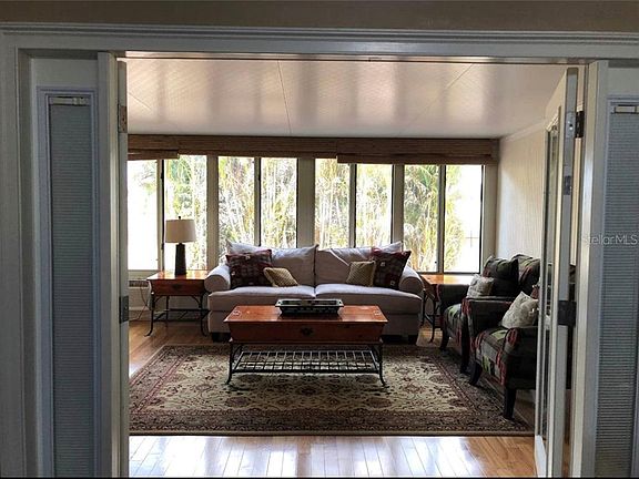 4th image of 2578 Davenport Cir