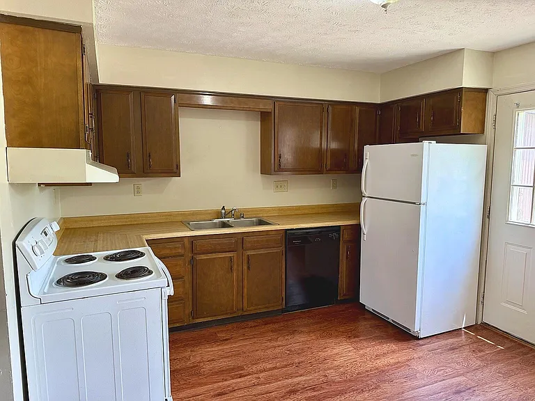 102 Northwood Rd #2 — Photo 4
