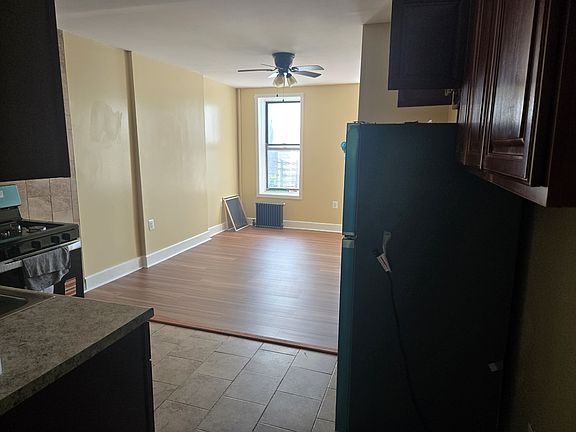 3rd image of 988 Sutter Ave Floor 2