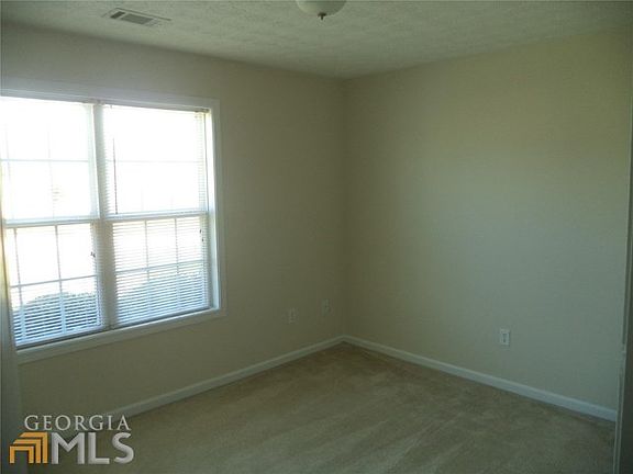 4th image of 108 Shallow Creek Ln