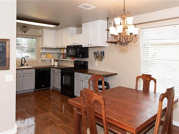 5th image of 18300 Great Valley Dr