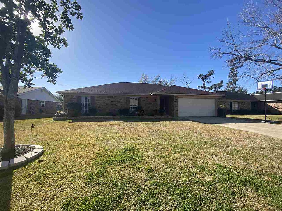 1st image of 2009 Silver Oaks Dr