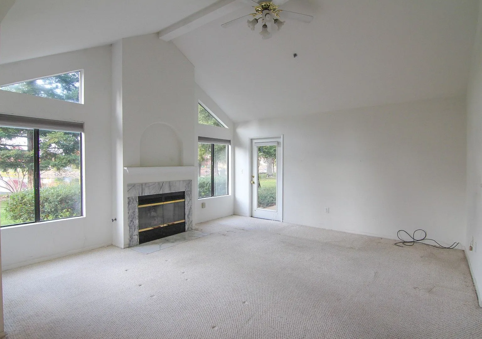 55 and over - 2 Bedroom Home in California Park — Photo 2