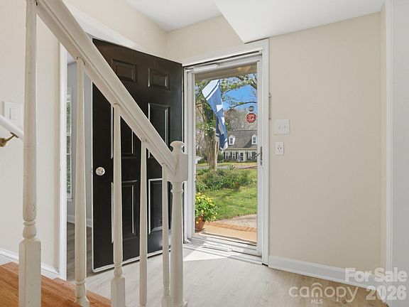 3rd image of 9234 Covedale Dr