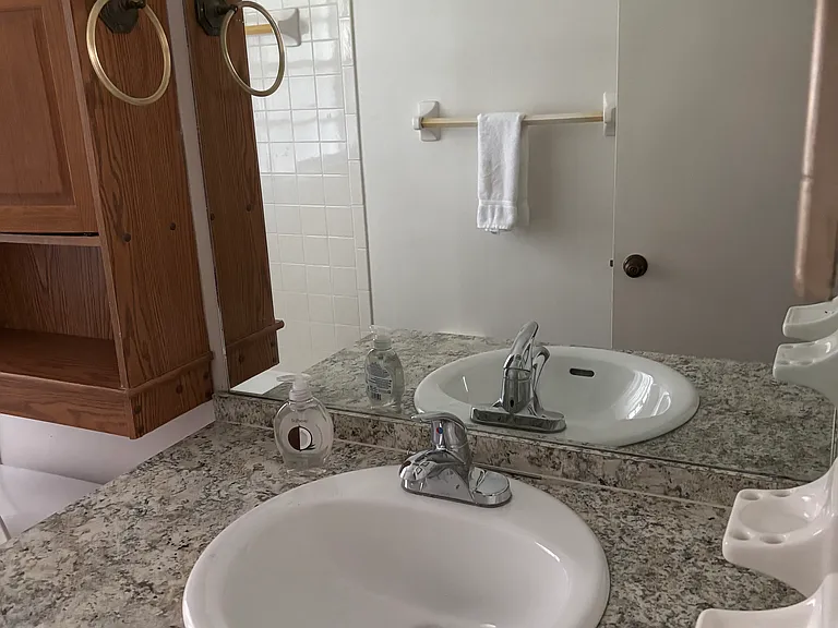 217 Gladiola Rd NE — Photo 3