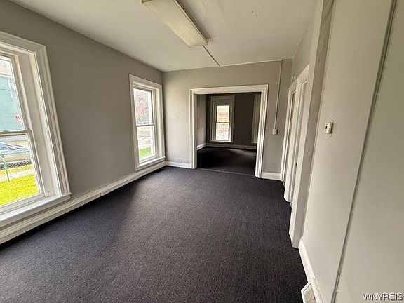 3rd image of 491 Emslie St
