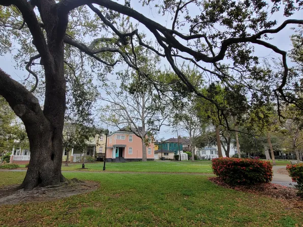 1215 Java Pl, Savannah, GA 31401