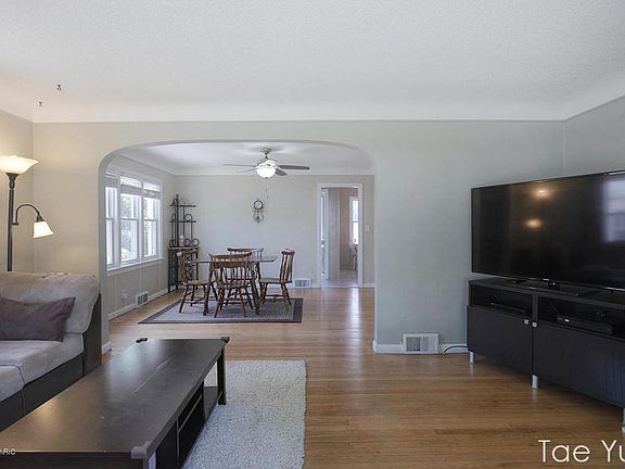 5th image of 1316 Arianna St NW