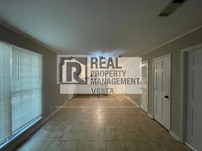 247 Riley Ave #B — Photo 2