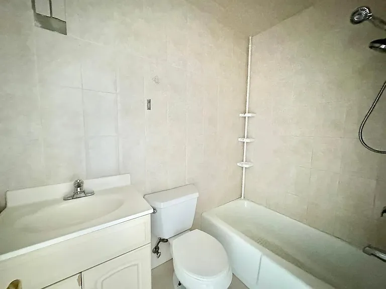 134 Bay 14 St #2R — Photo 6