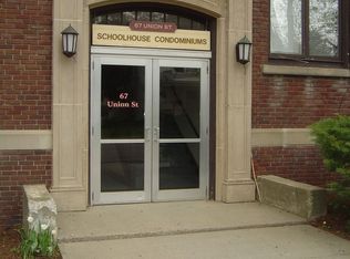 67 Union St APT 2J, Winooski, VT 05404