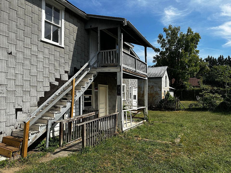 1st image of 314 8th St SE APT 2