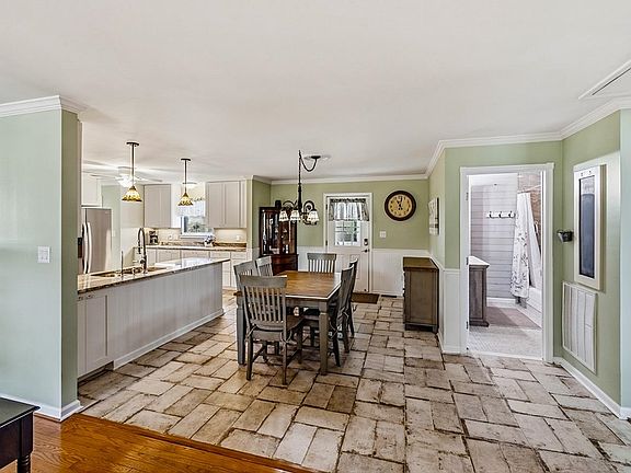 5th image of 2511 Pineland Shores Cir