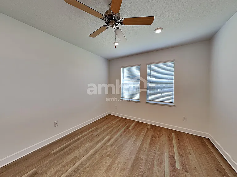 3204 Carthage Ave — Photo 9