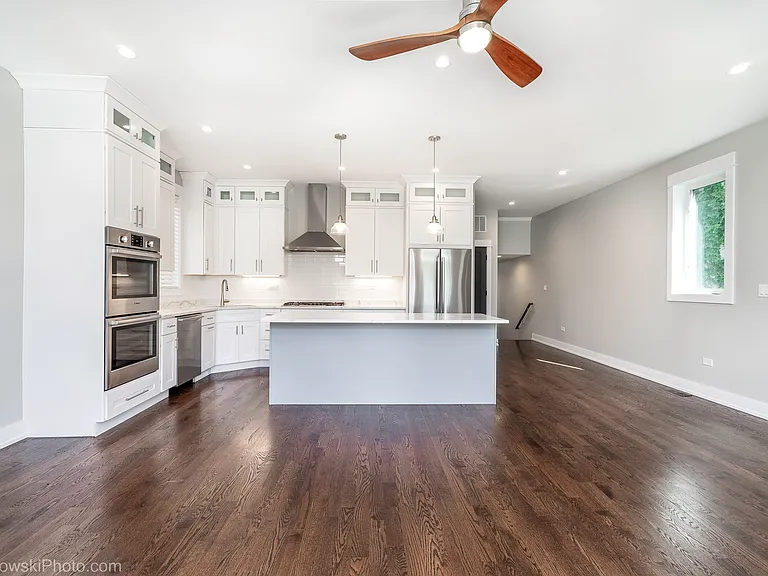 Living/dining/kitchen